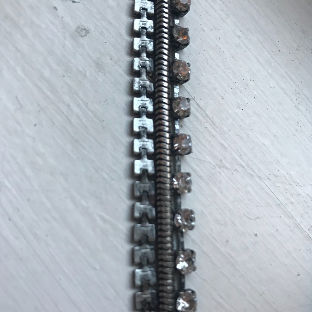 Vintage look choker necklace
